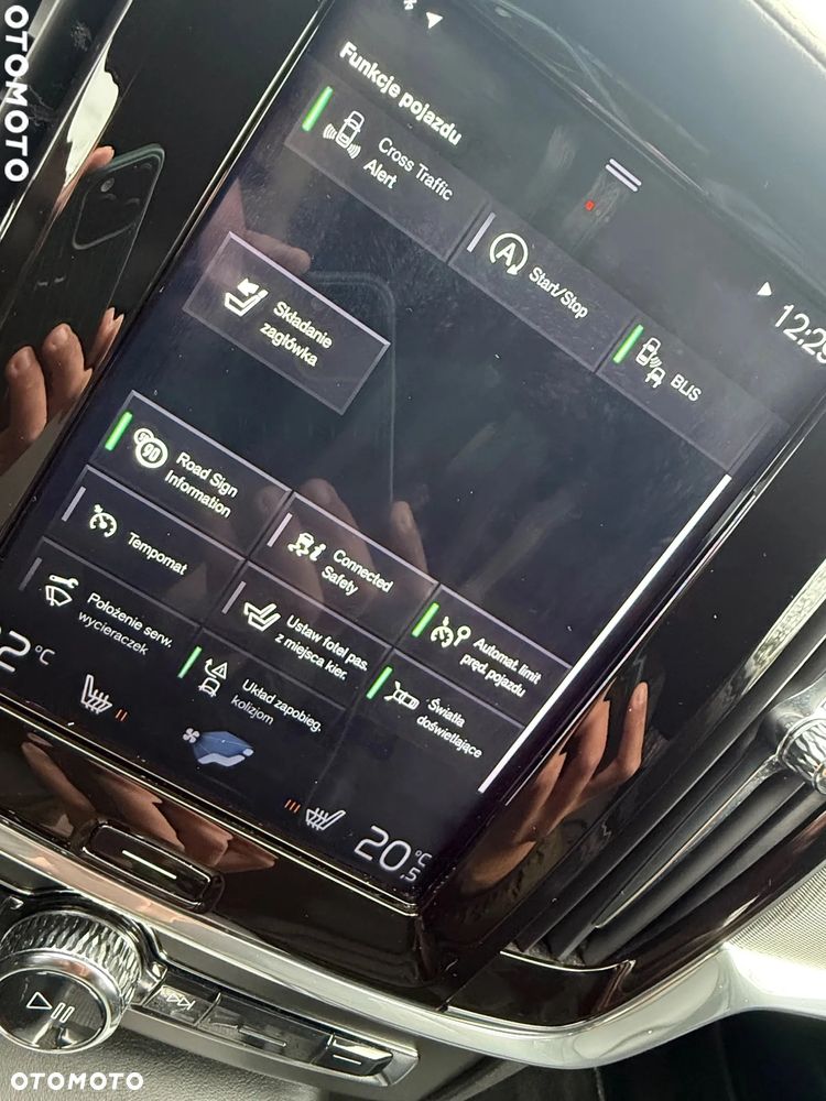 Volvo V90 T4 R-Design - 18