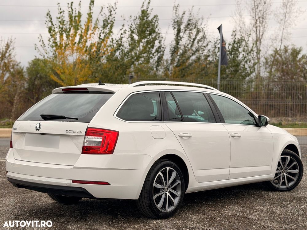 Skoda Octavia Combi Diesel 1.6 TDI DSG Style - 2