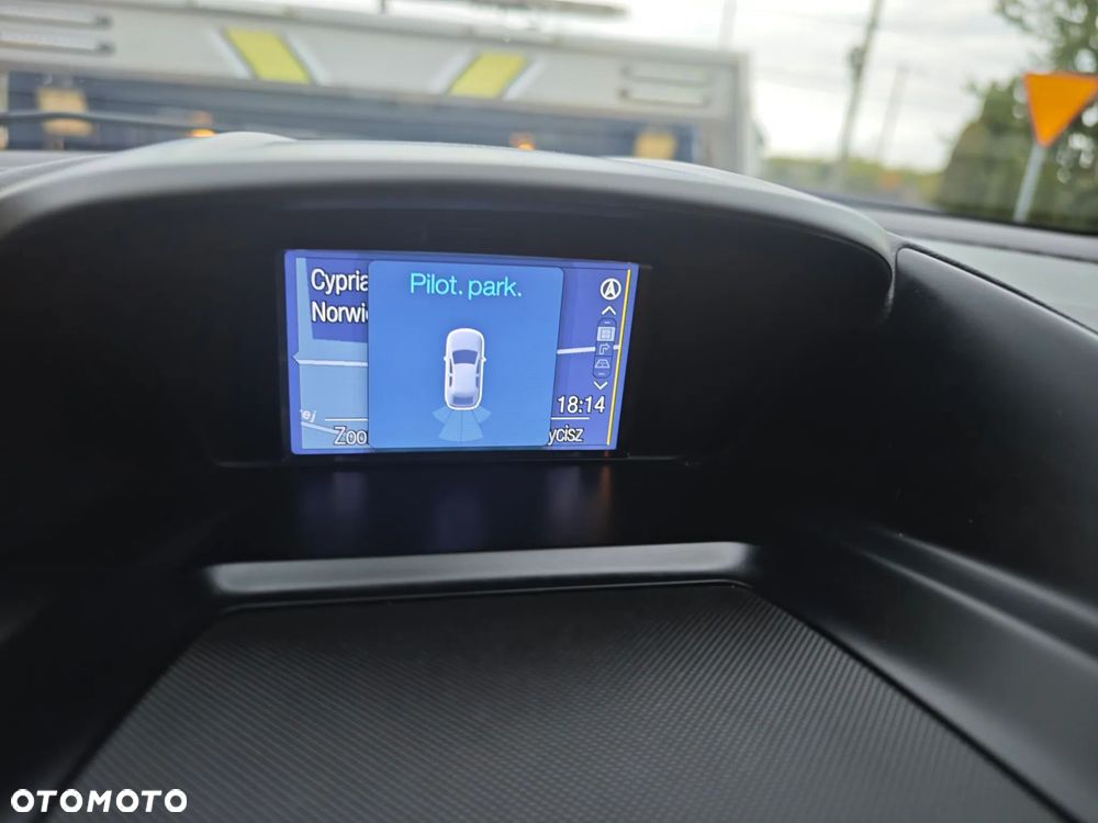 Ford Kuga 2.0 TDCi 2x4 Titanium - 18