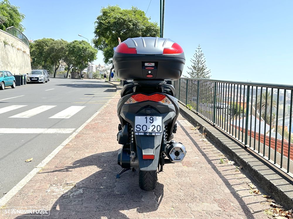 Kawasaki J300 - 12