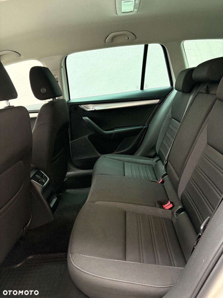 Skoda Octavia 1.4 TSI Ambition - 8