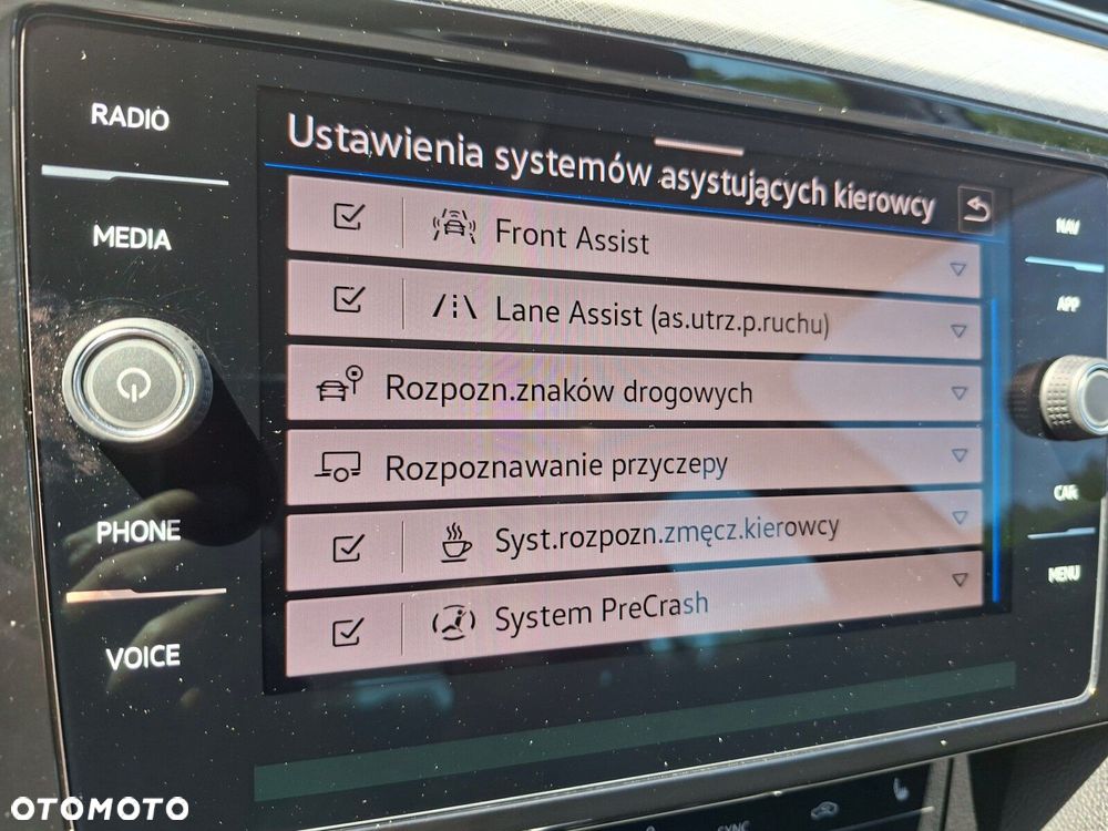 Volkswagen Passat - 25