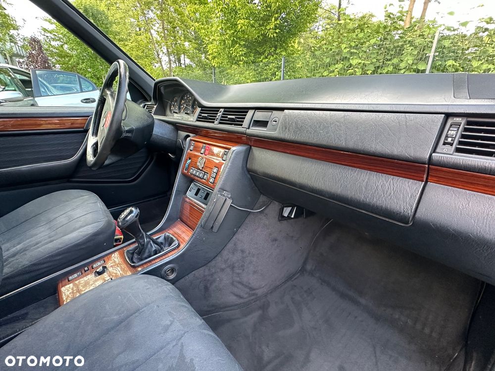 Mercedes-Benz W124 (1984-1993) - 15