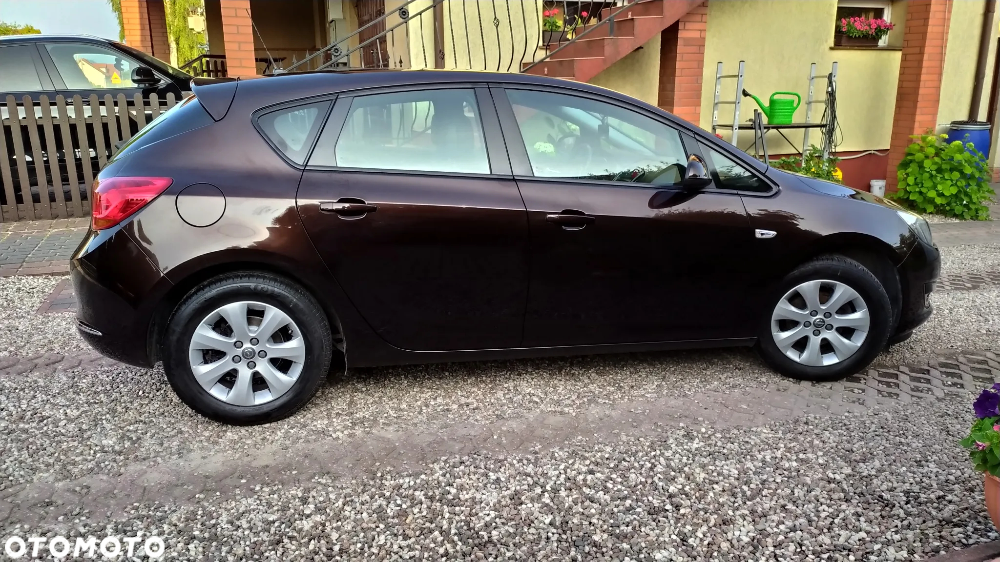 Opel Astra IV 1.4 T EU6 - 6