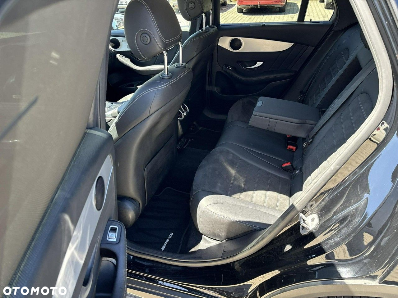 Mercedes-Benz GLC - 12