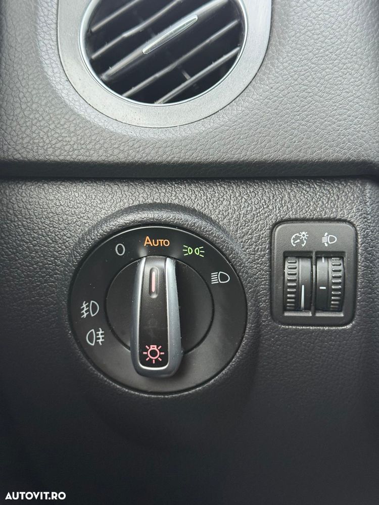 Volkswagen Tiguan 2.0 TDI DPF BlueMotion Technology Lounge Sport & Style - 13