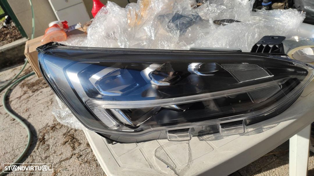 farol direito full Led completo Ford Focus - 1