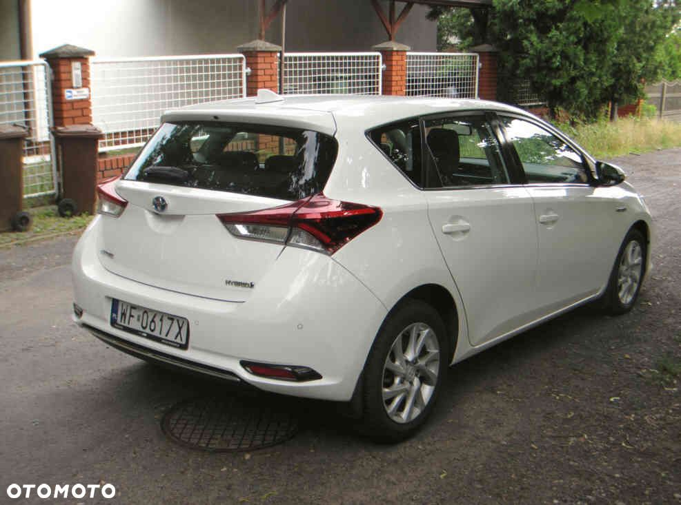 Toyota Auris Hybrid 135 Premium - 21