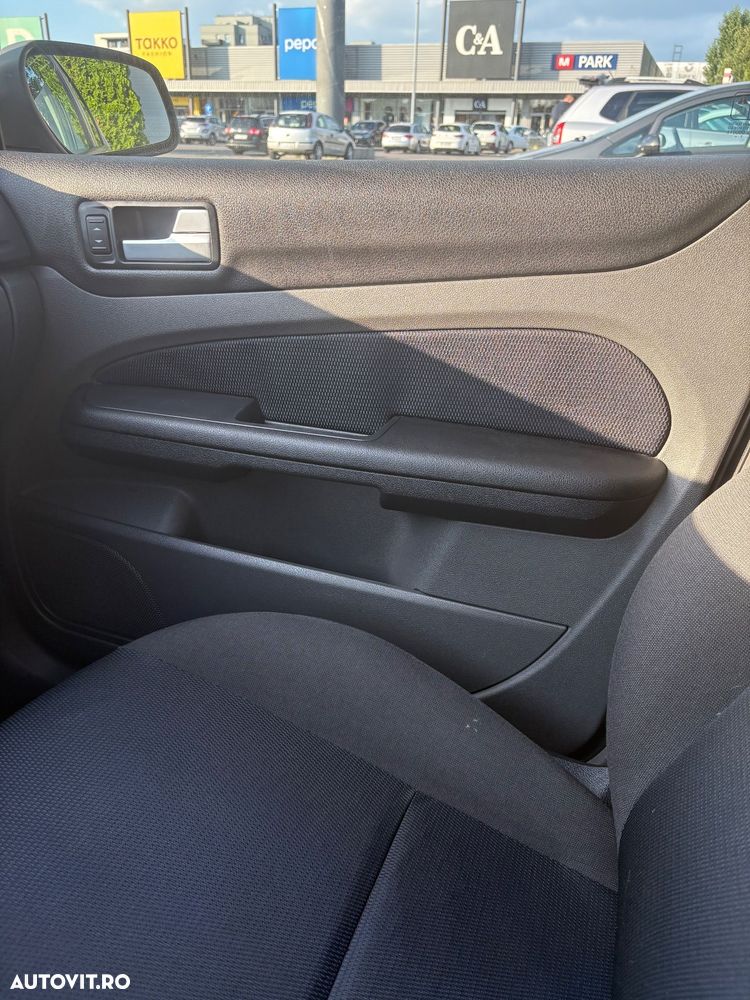Ford Focus 1.6 TDCI Sport - 11