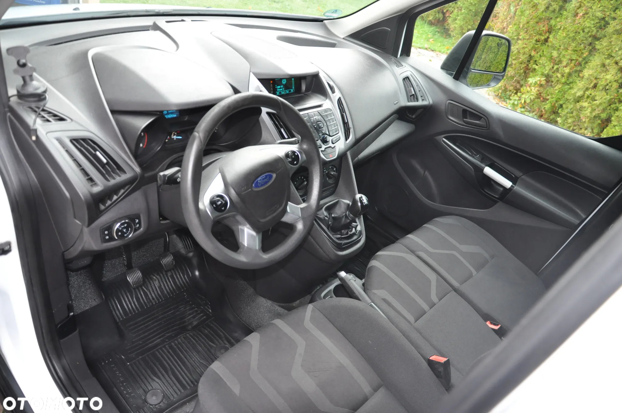 Ford Transit Connect - 13