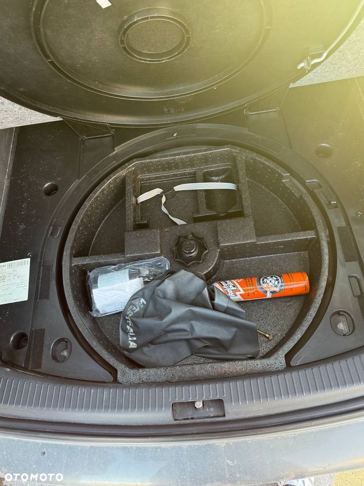 Volkswagen Touran 1.9 TDI Basis - 11