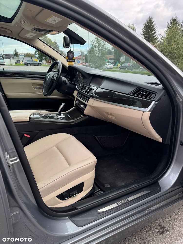 BMW Seria 5 535i xDrive - 10