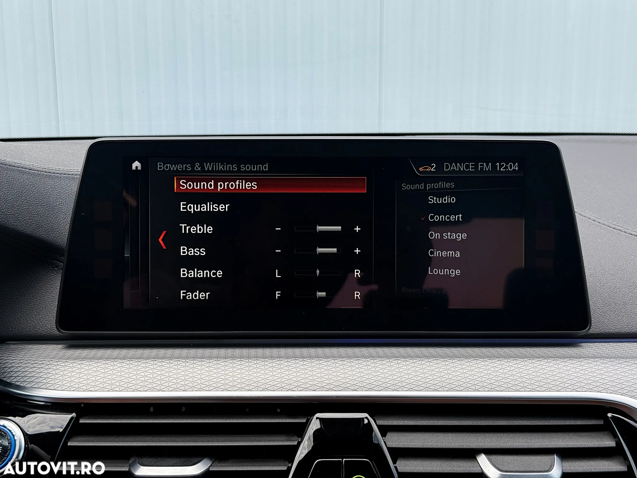 BMW Seria 5 550i xDrive - 27