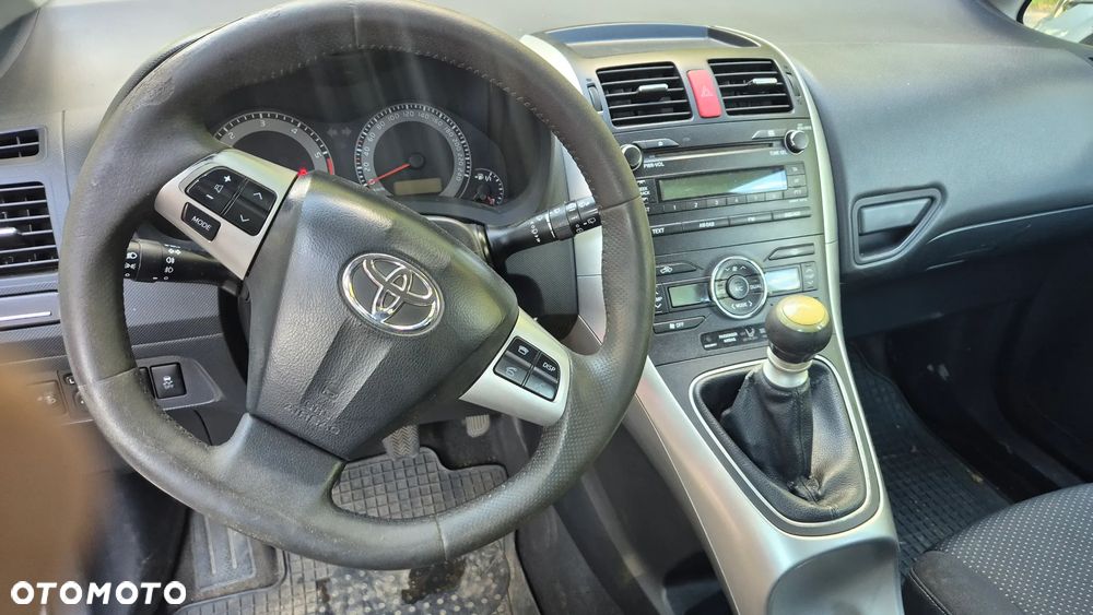 Toyota Auris 1.4 D-4D Luna - 13