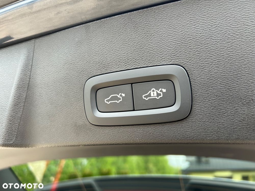 Volvo XC 40 - 18