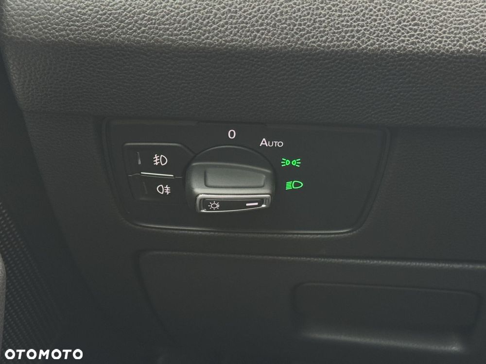 Volkswagen Passat Variant 2.0 TSI Business DSG - 26