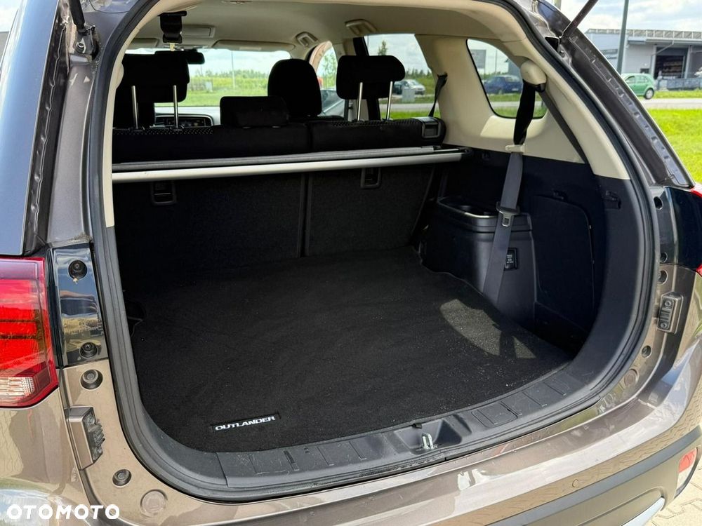 Mitsubishi Outlander 2.0 Intense Comfort 4WD CVT - 17
