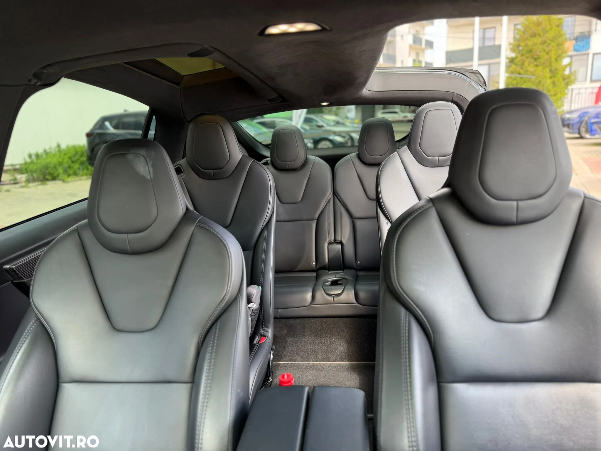 Tesla Model X - 7