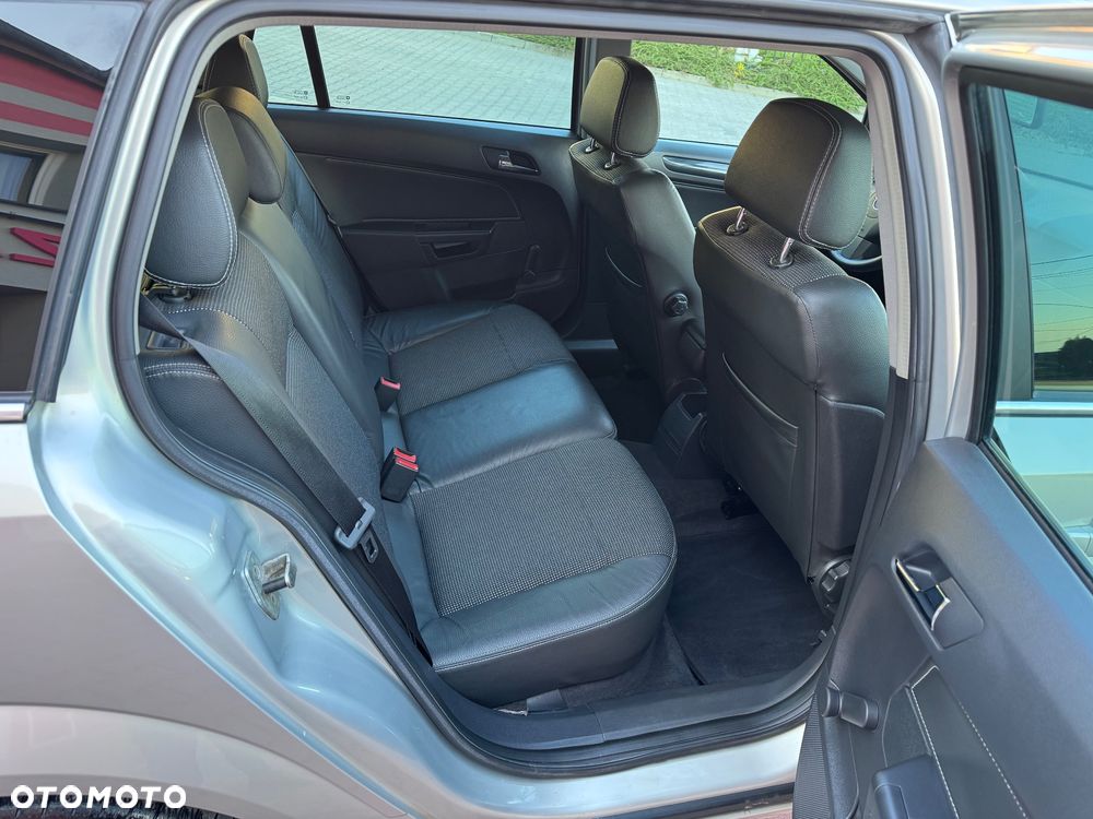 Opel Astra 2.0 Turbo Cosmo - 23