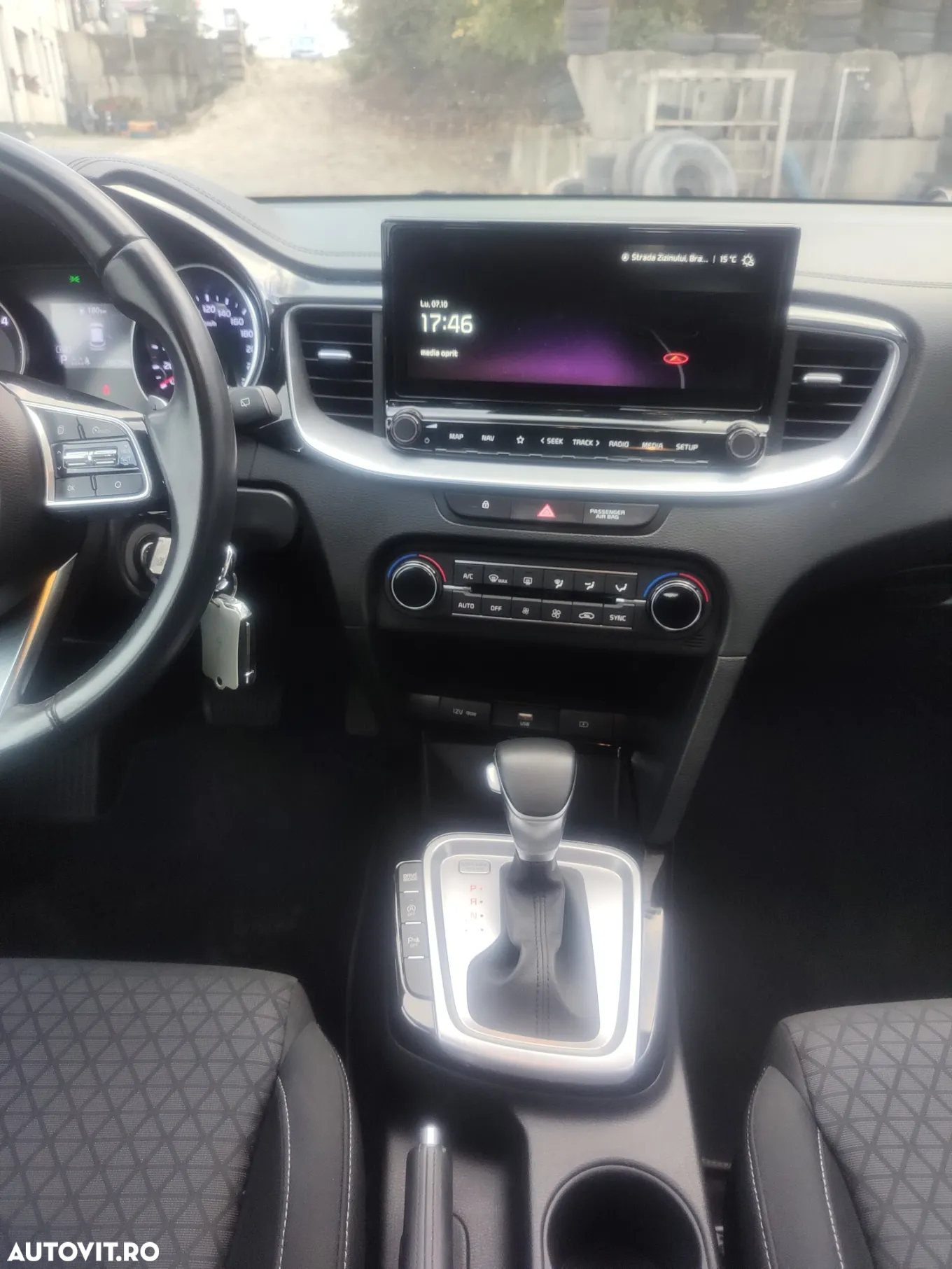 Kia Ceed - 10