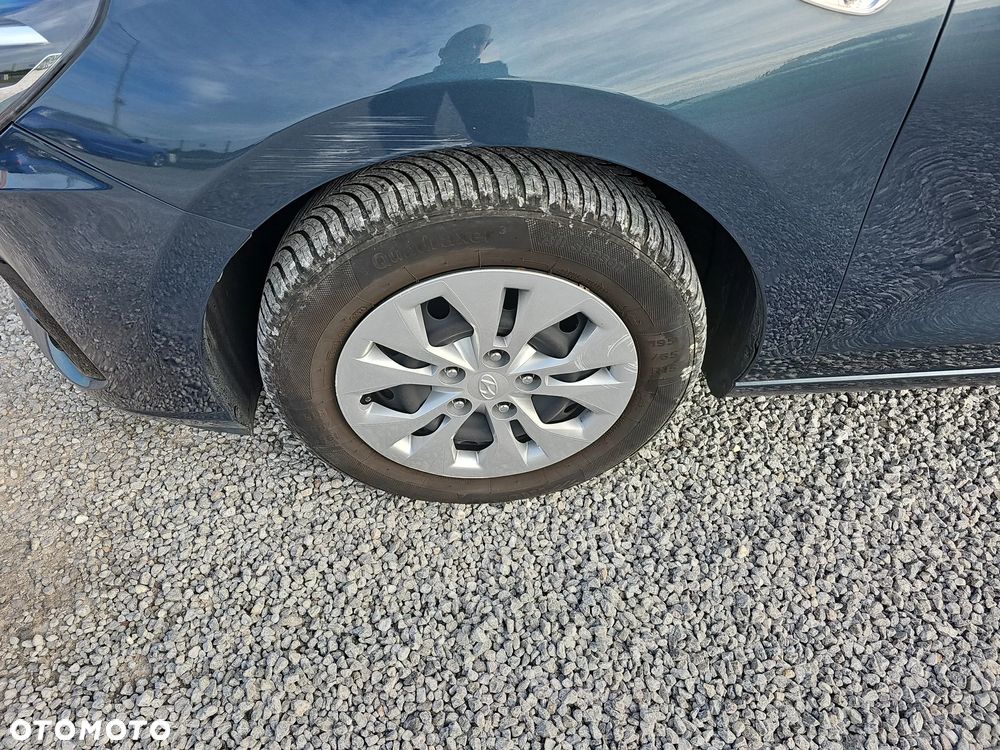 Hyundai i30 1.5 DPI Classic + - 10