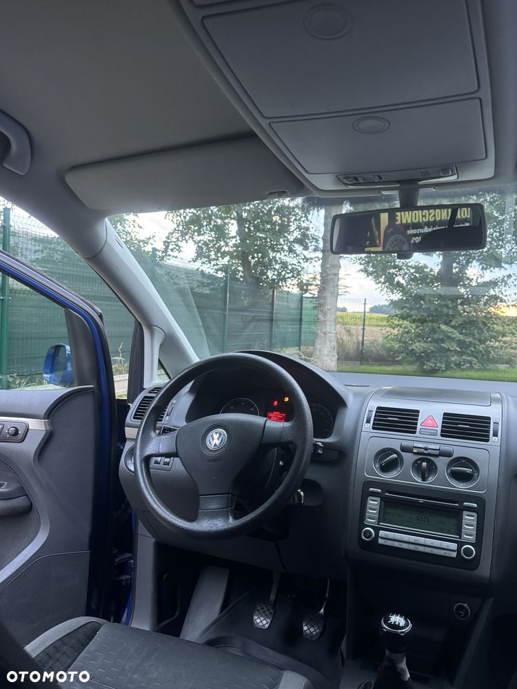 Volkswagen Touran - 8
