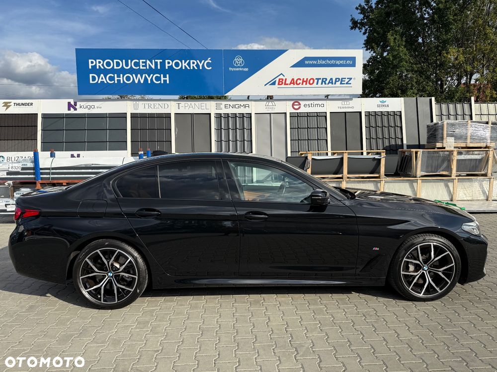 BMW Seria 5 530d xDrive Touring M Sport Edition - 2