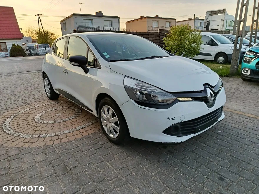 Renault Clio - 8