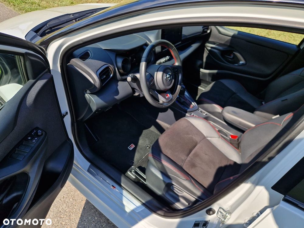 Toyota Yaris - 10
