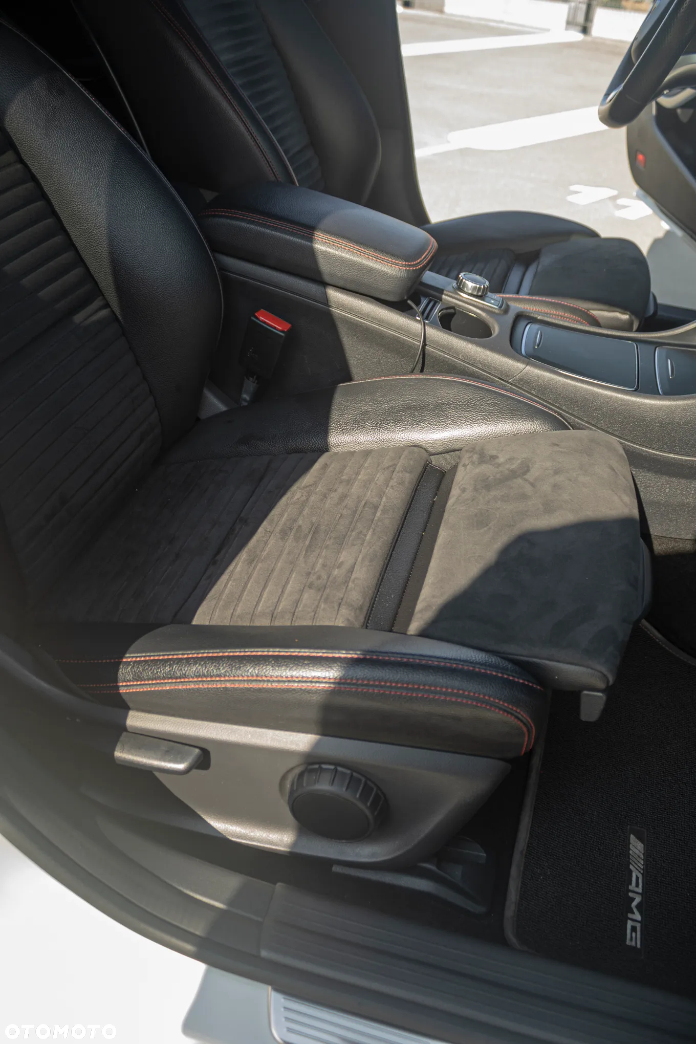 Mercedes-Benz CLA 220 4-Matic AMG Line - 14