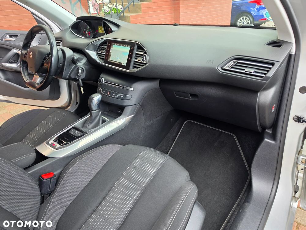 Peugeot 308 BlueHDi 150 EAT6 Stop & Start Business-Line - 17