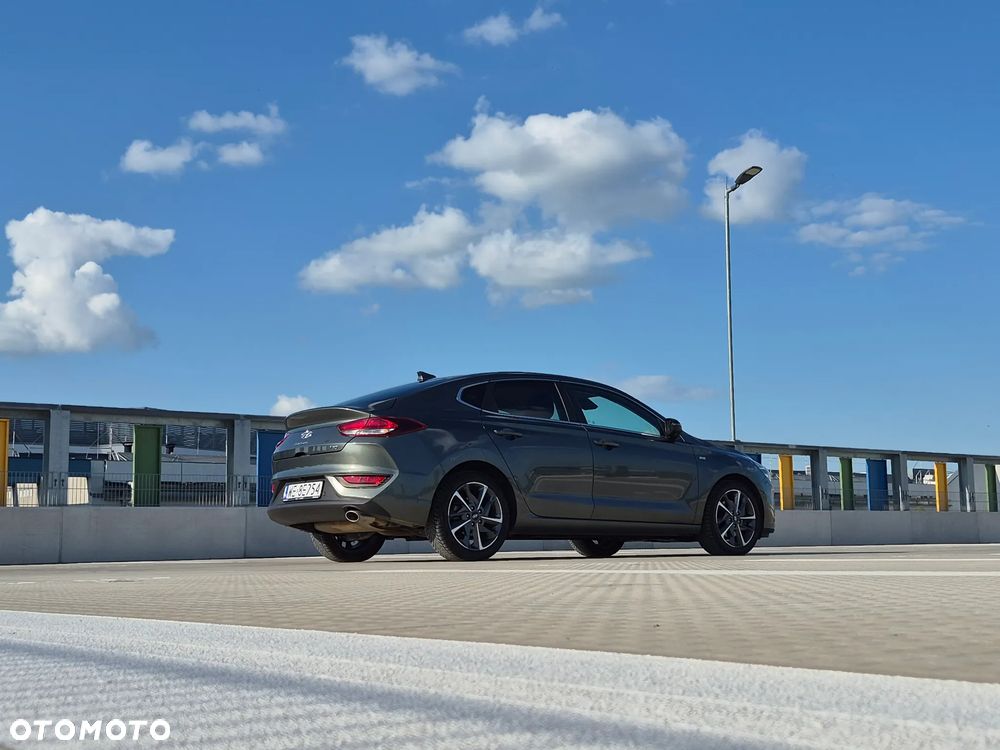 Hyundai i30 1.5 T-GDI 48V Premium DCT - 17