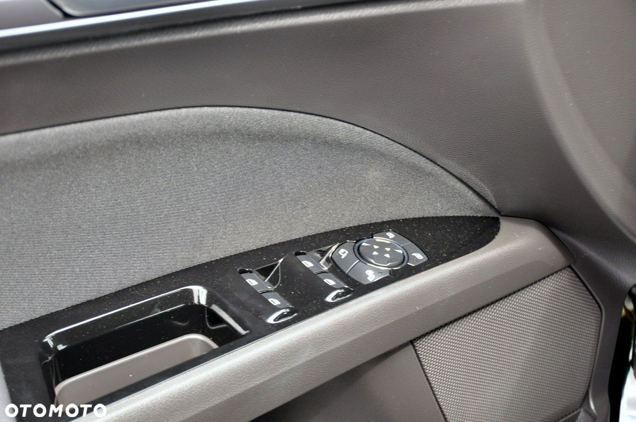 Ford Mondeo - 37