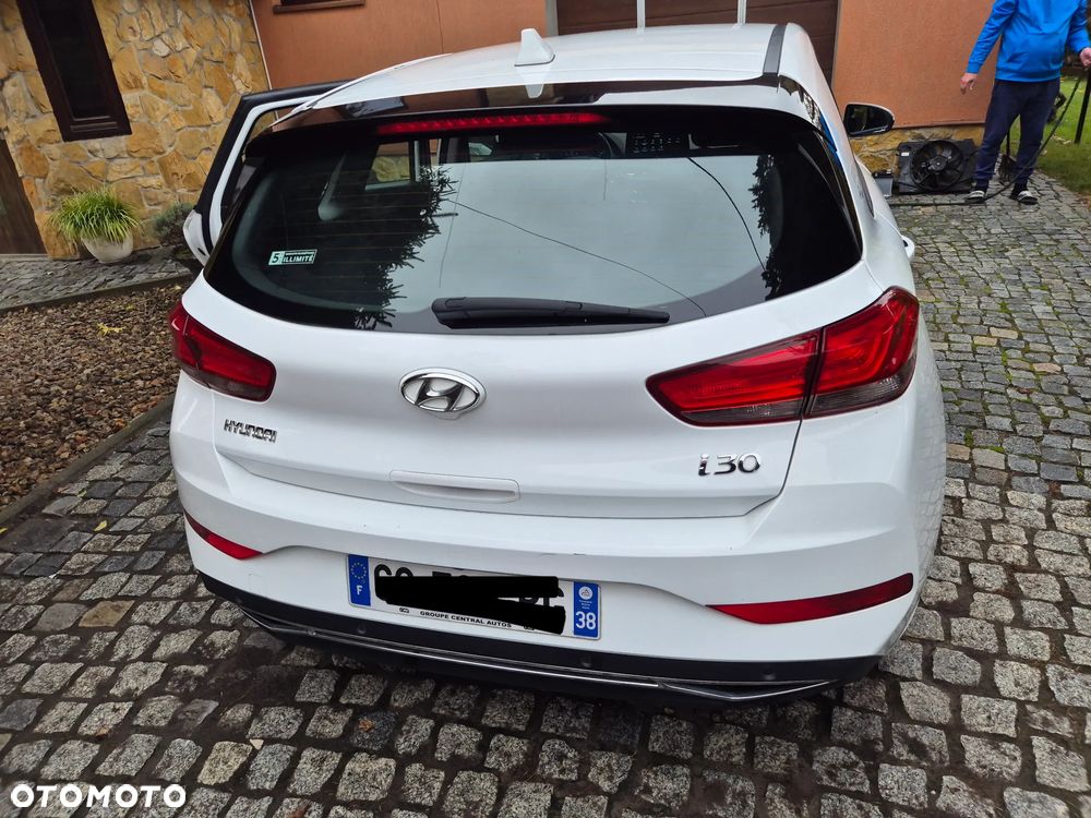 Hyundai i30 1.6 CRDI DCT Intro - 4