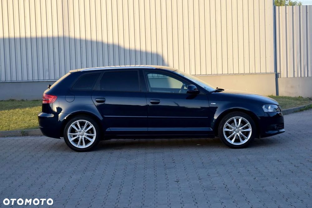 Audi A3 Sportback 1.6 S line Sportpaket plus - 14