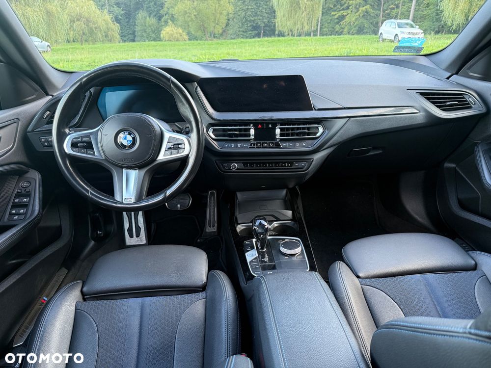 BMW Seria 2 218d - 25