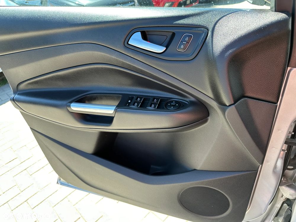 Ford Kuga - 19