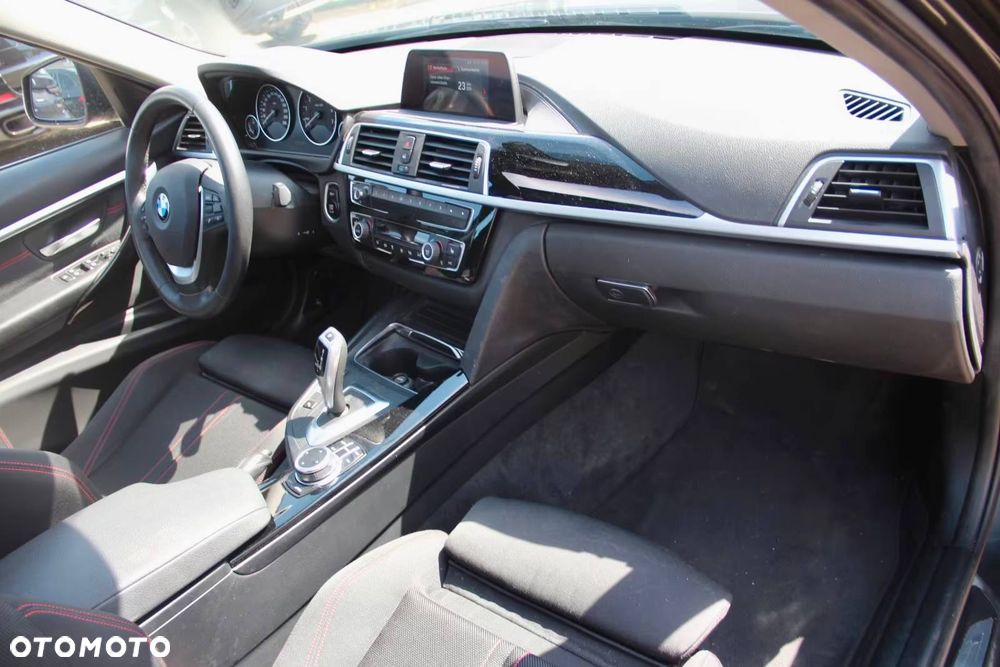BMW Seria 3 320i Edition M Sport Shadow - 14