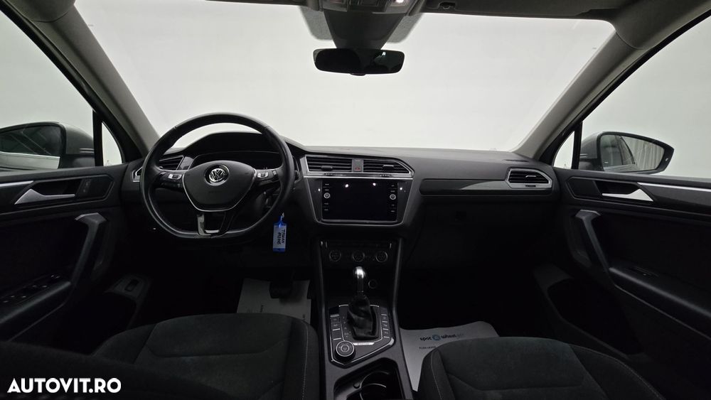 Volkswagen Tiguan - 14