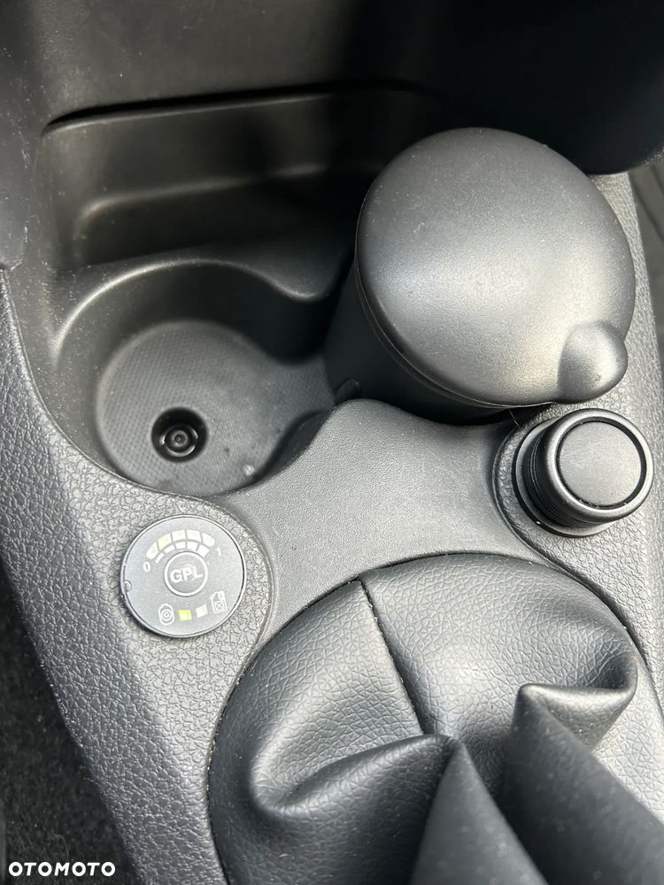 Dacia Sandero 1.2 16V 75 Laureate - 36