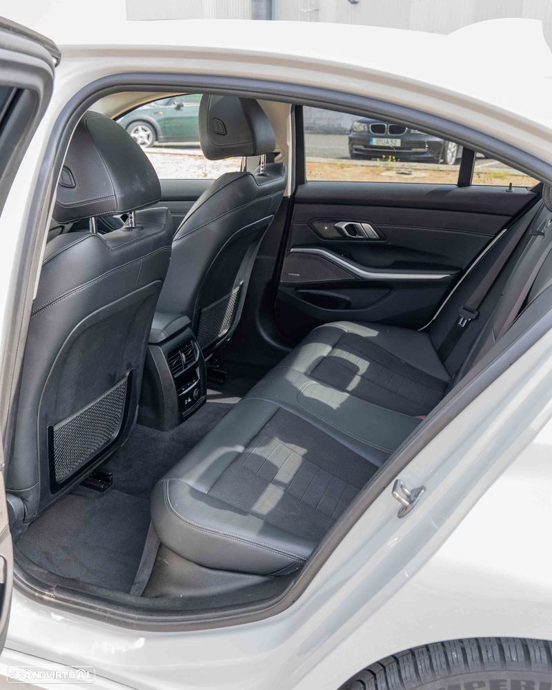 BMW 330 e Aut. Sport Line - 14