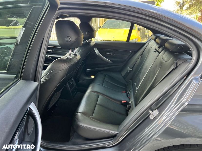 BMW Seria 3 330e iPerformance M Sport - 25
