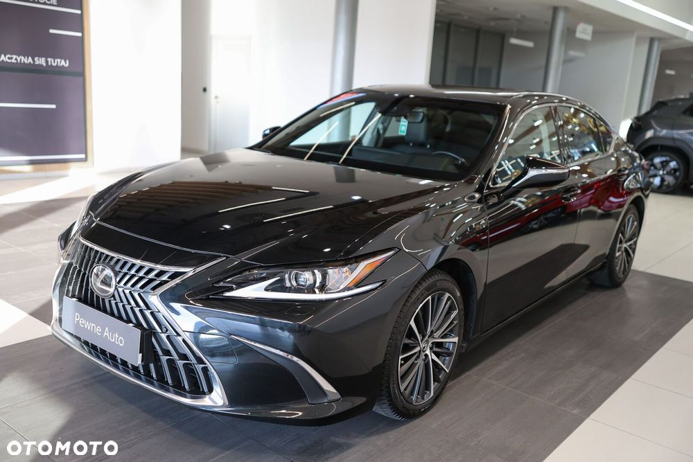 Lexus ES 300h Business Edition - 11
