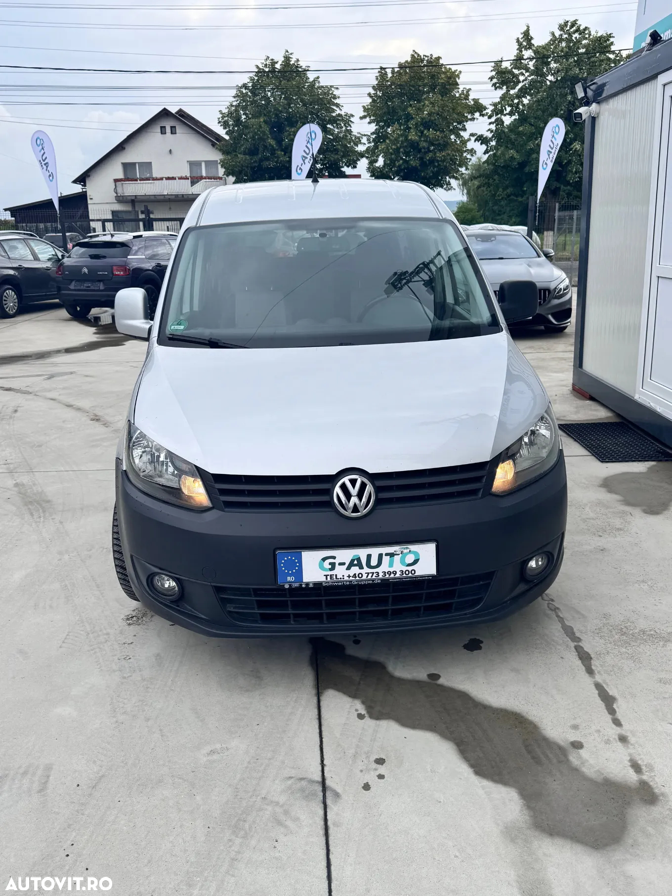 Volkswagen Caddy Maxi 2.0 TDI Comfortline DSG - 2