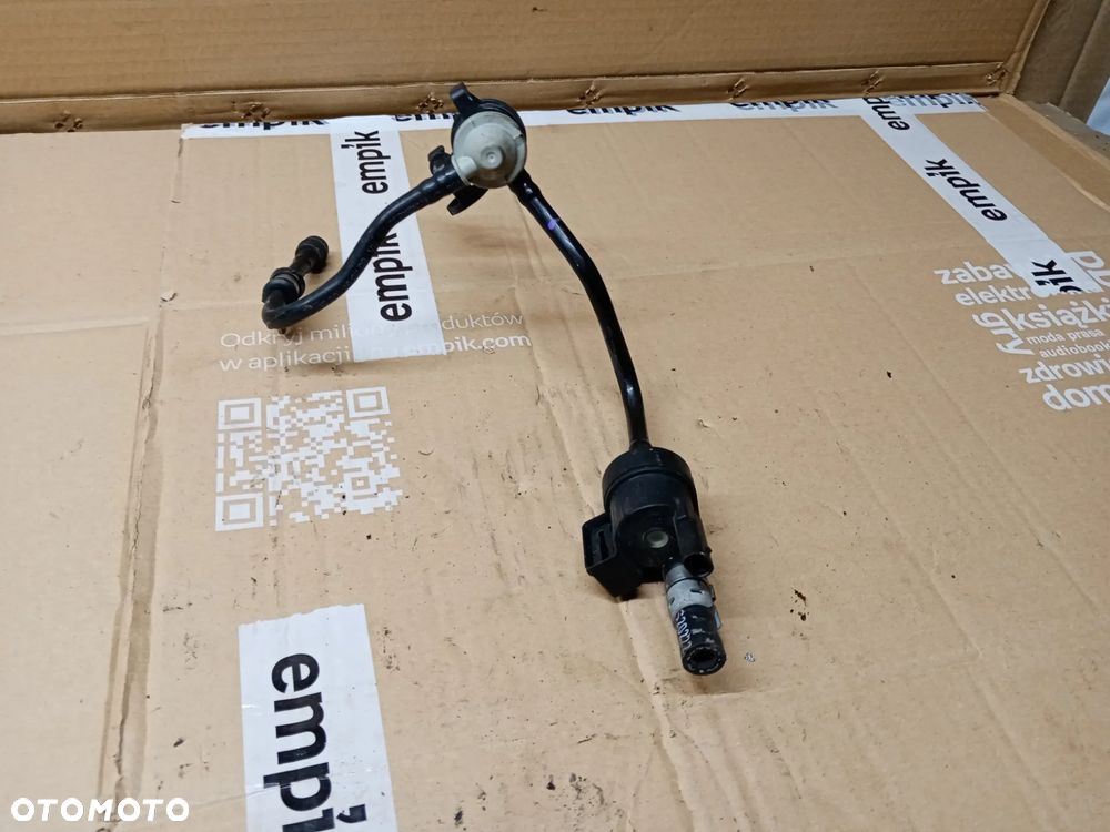 Przewód rurka podciśnienia zawór zaworek Audi A4 B8 A5 2.0 TFSI 06H906517H 06H133781AJ - 2