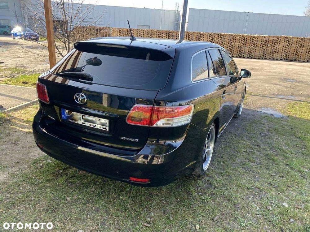 Toyota Avensis 1.6 - 3