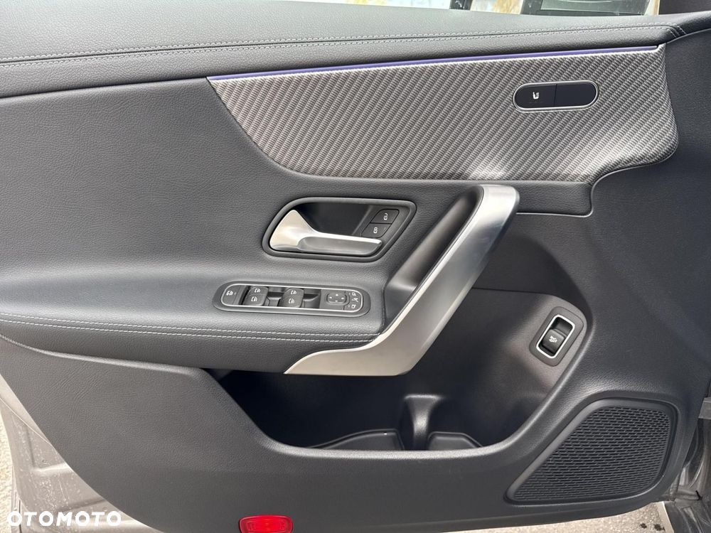 Mercedes-Benz CLA - 9