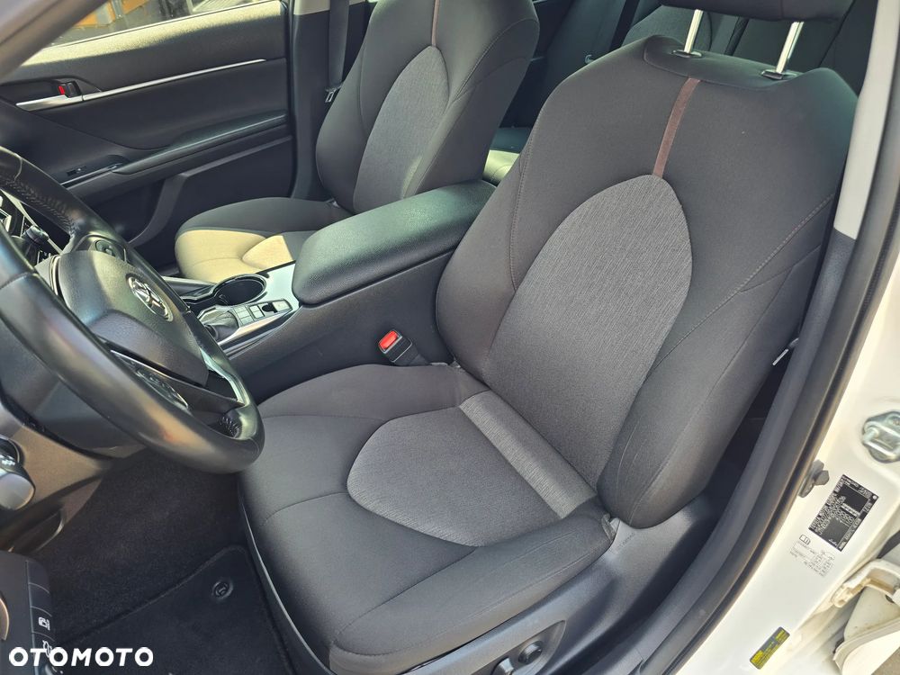Toyota Camry - 12