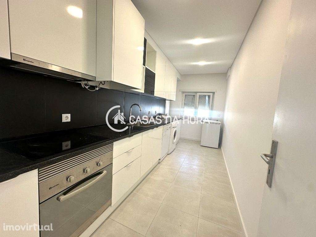 Apartamento T2 na Quinta do Conde junto ao Mercado - Grande imagem: 4/23