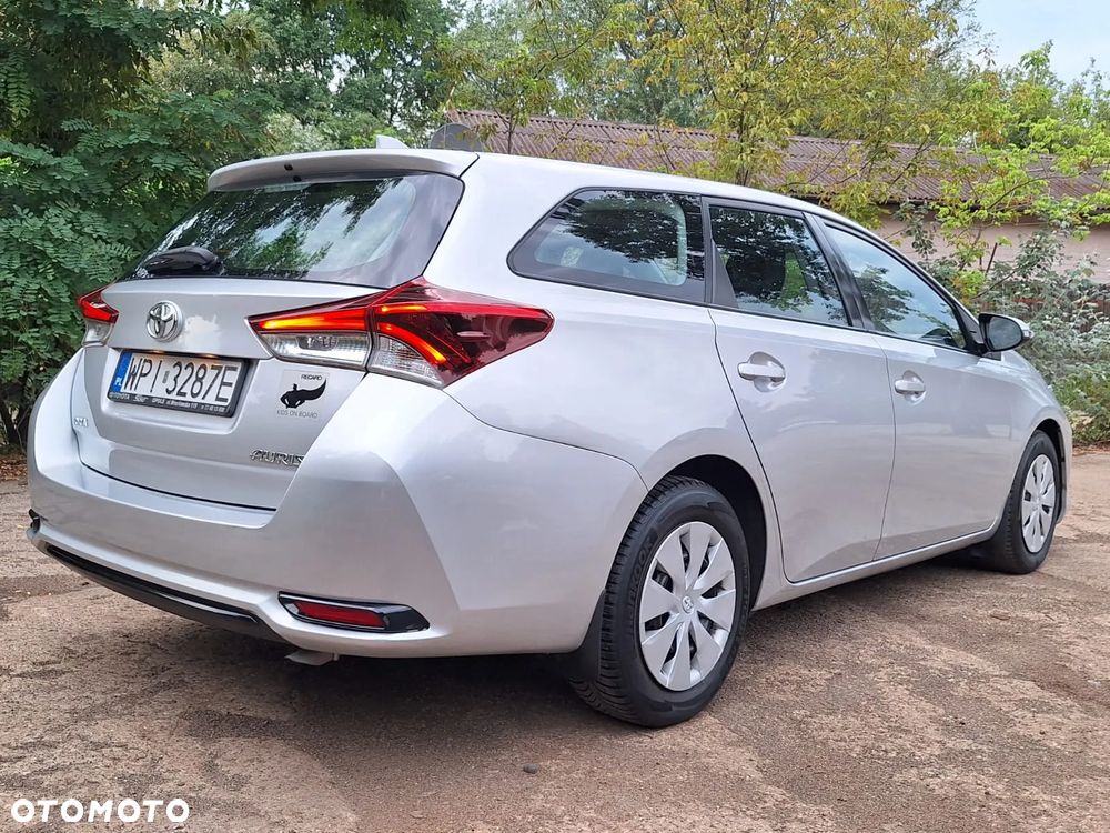Toyota Auris 1.4 D-4D Comfort - 2
